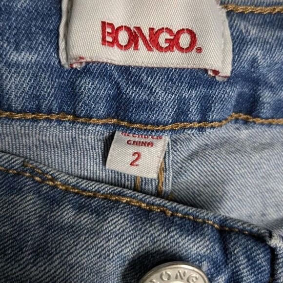 Bongo Denim Shorts Women Size 2 Button Fly Distressed Blue Medium Wash 2" inseam - Picture 6 of 8